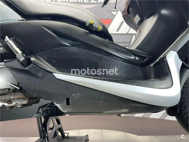 Yamaha XMAX 250 – Vista 12