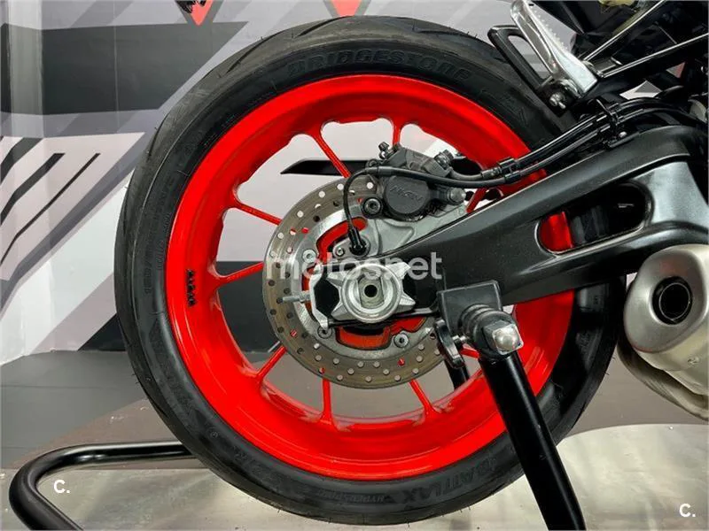 Yamaha MT-07 – Vista 13
