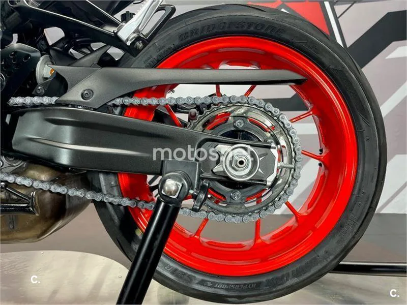 Yamaha MT-07 – Vista 16