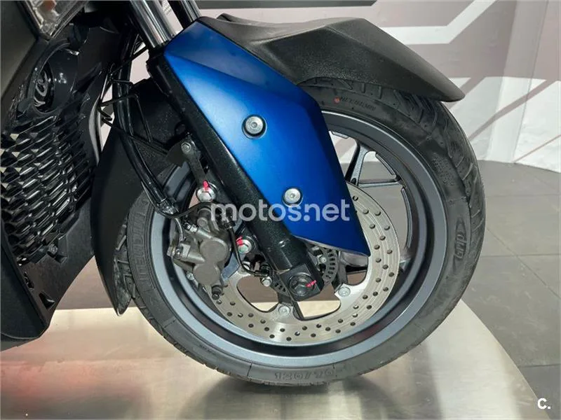 Yamaha XMAX 300 – Vista 11