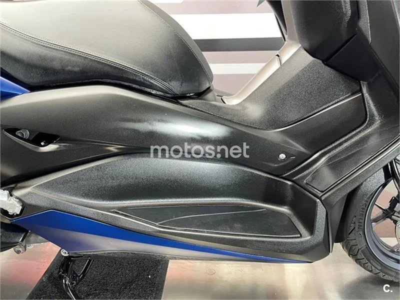 Yamaha XMAX 300 – Vista 12