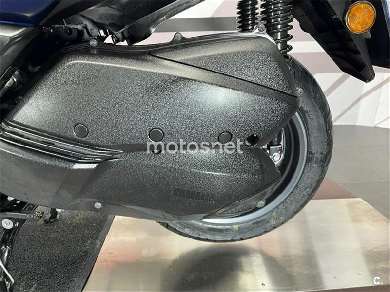 Yamaha XMAX 300 – Vista 13
