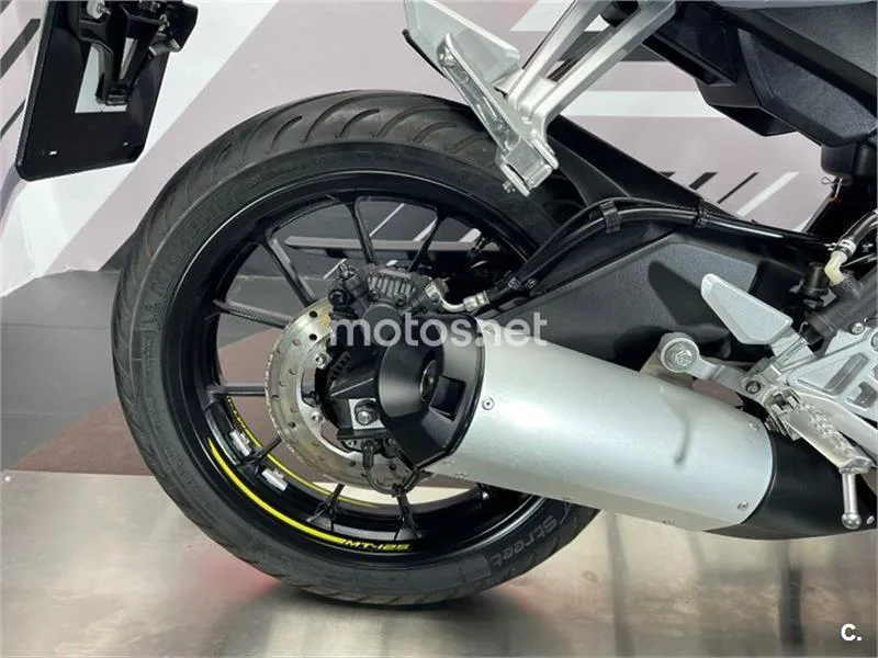 Yamaha MT-125 – Vista 12