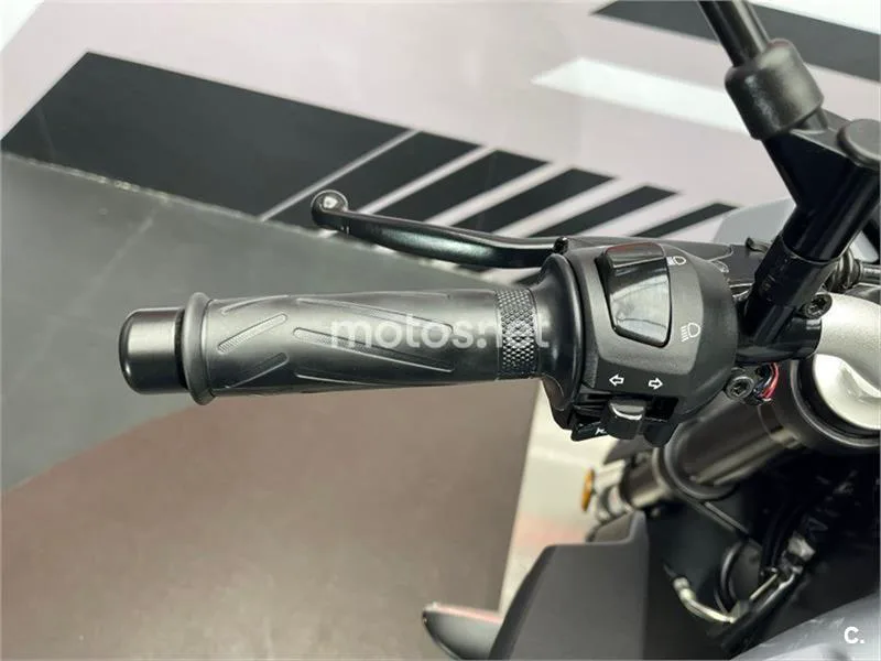 Yamaha MT-125 – Vista 8