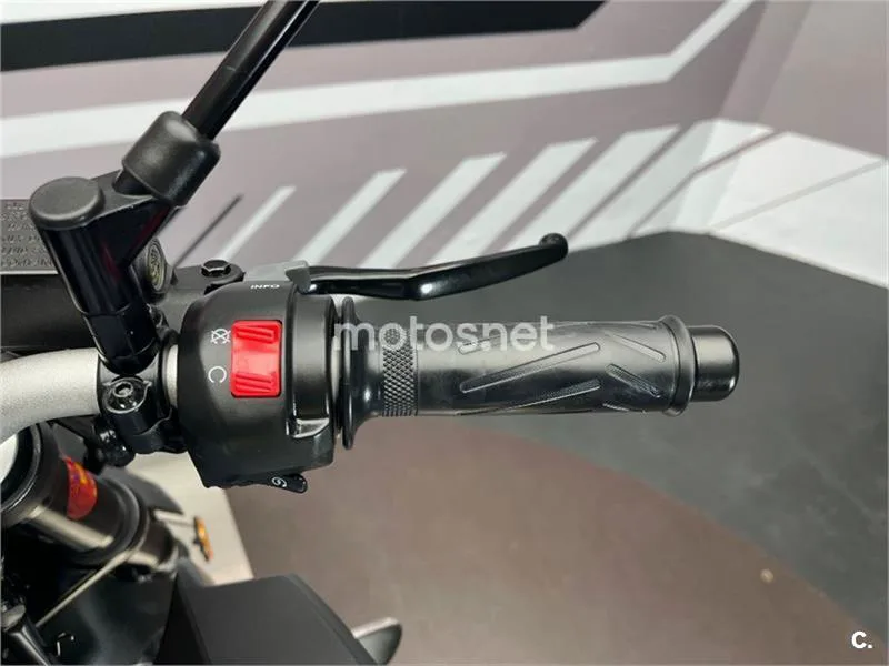 Yamaha MT-125 – Vista 9