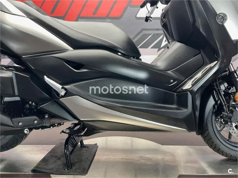 Yamaha XMAX 400 – Vista 10