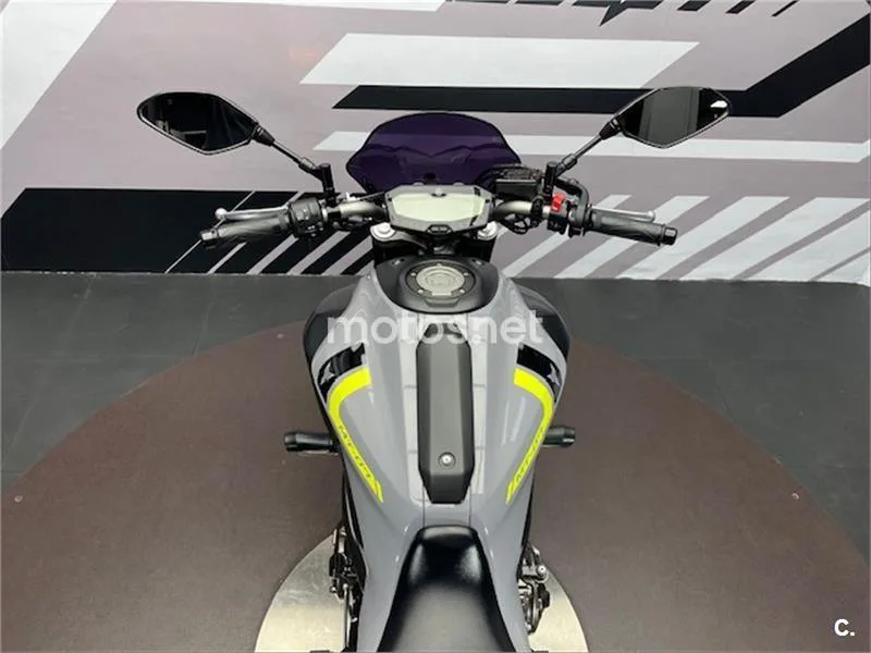 Yamaha MT-07 – Vista 7