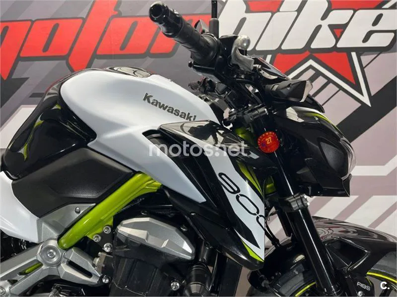 Kawasaki Z900 – Vista 13