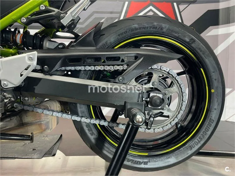 Kawasaki Z900 – Vista 20