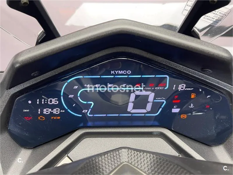 Kymco DTX 350 – Vista 5