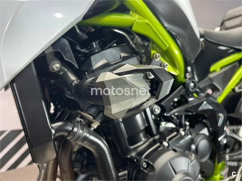 Kawasaki Z900 – Vista 12