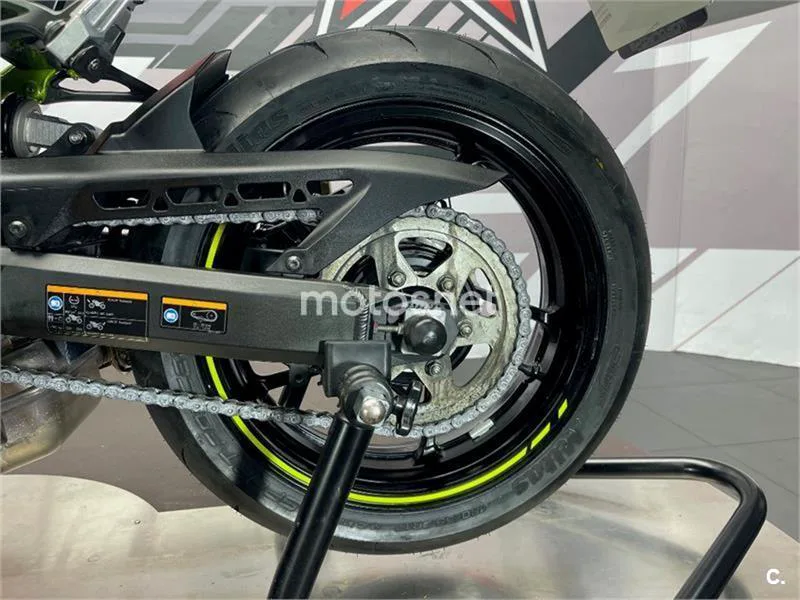Kawasaki Z900 – Vista 10