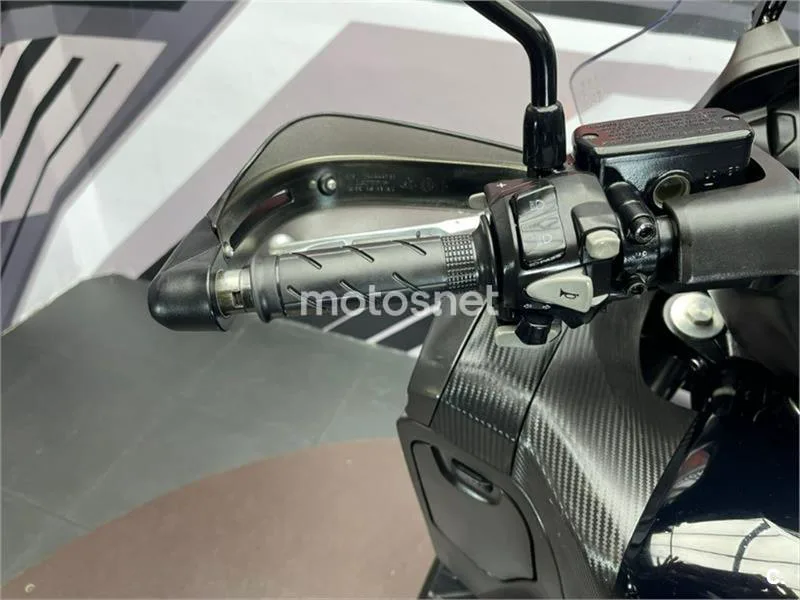 Honda Integra 750 S – Vista 7