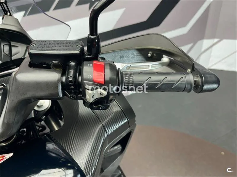 Honda Integra 750 S – Vista 8