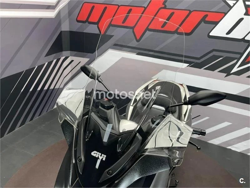 Yamaha XMAX 400 – Vista 13