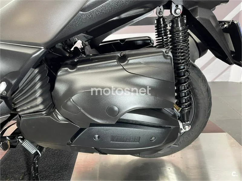 Yamaha XMAX 400 – Vista 14