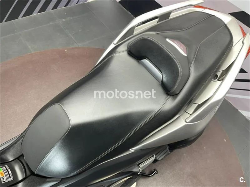 Yamaha XMAX 400 – Vista 16