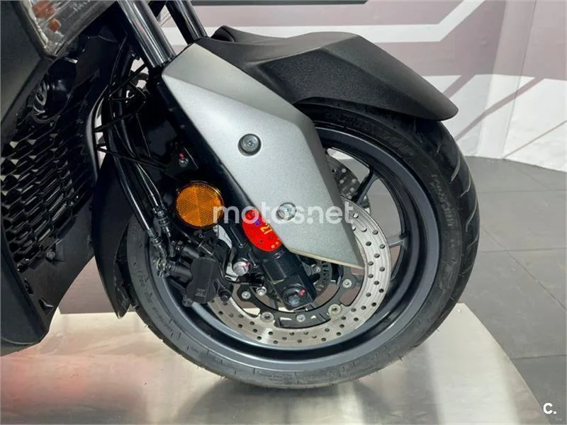 Yamaha XMAX 400 – Vista 18