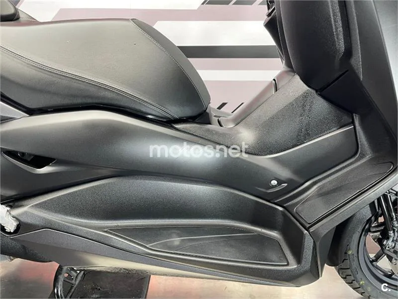 Yamaha XMAX 400 – Vista 11