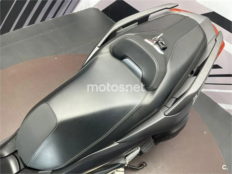 Yamaha XMAX 400 – Vista 12