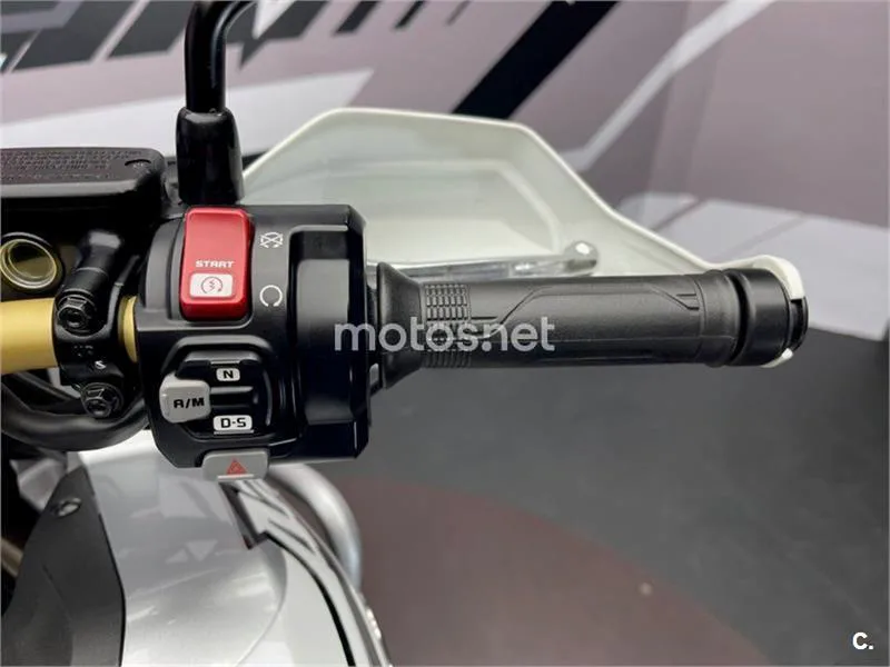 Honda CRF 1000L Africa Twin – Vista 14