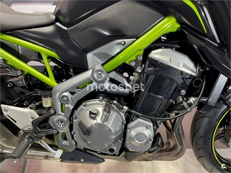 Kawasaki Z900 – Vista 11