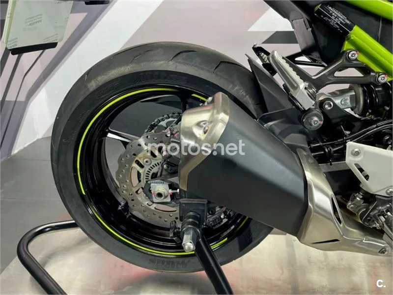 Kawasaki Z900 – Vista 13