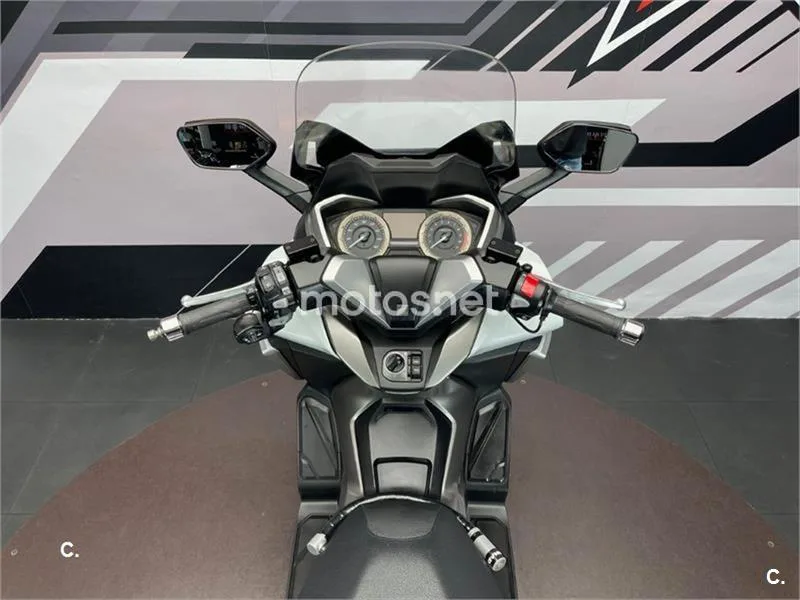 Honda Forza 350 – Vista 9