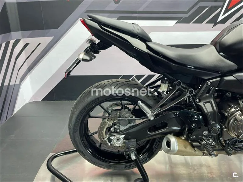 Yamaha MT-07 – Vista 12