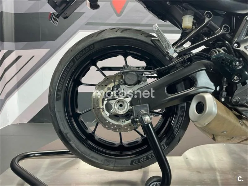 Yamaha MT-07 – Vista 13