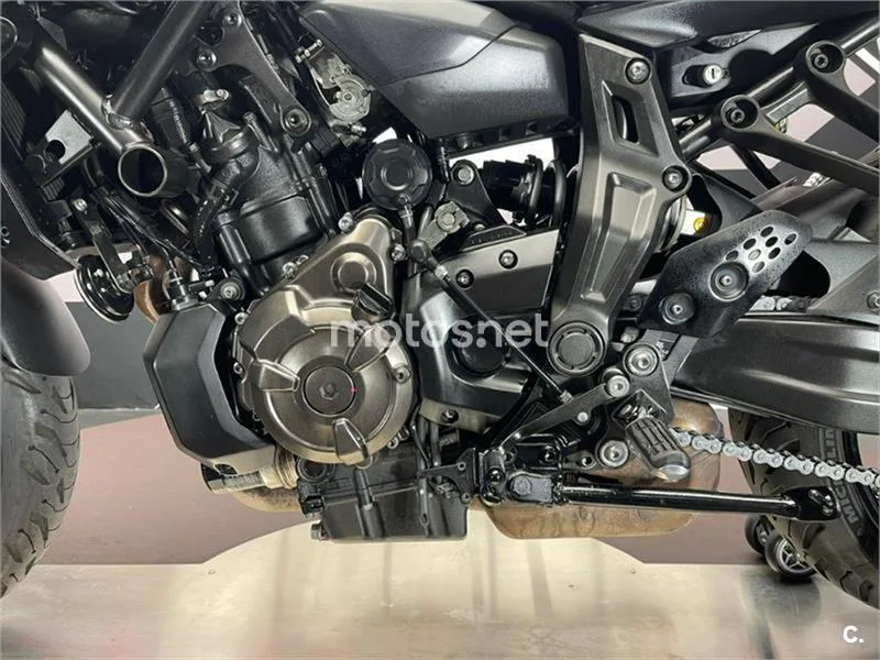 Yamaha MT-07 – Vista 16