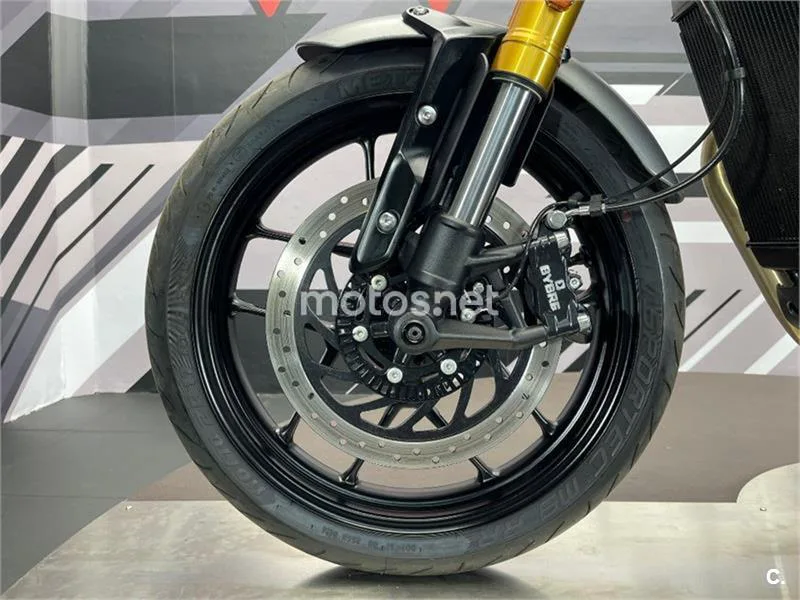 Triumph Speed 400 – Vista 22