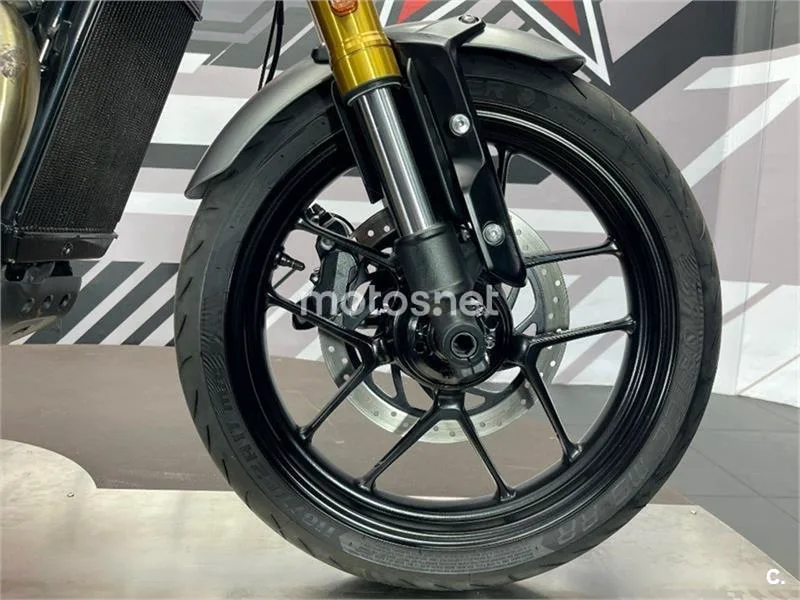Triumph Speed 400 – Vista 23