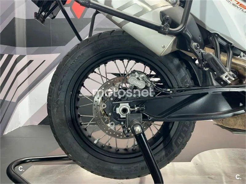 KTM 790 – Vista 16