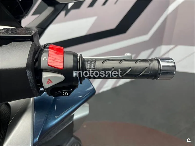 Honda Forza – Vista 10