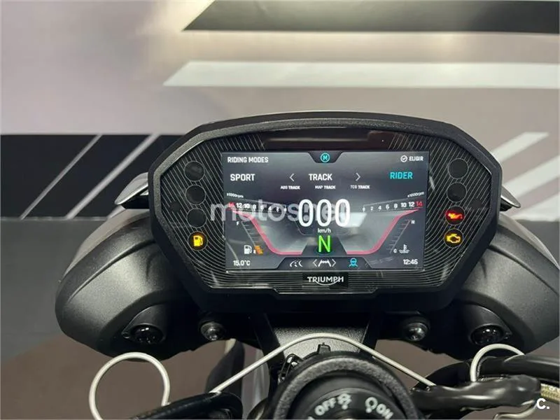Triumph Street Triple 765 – Vista 11