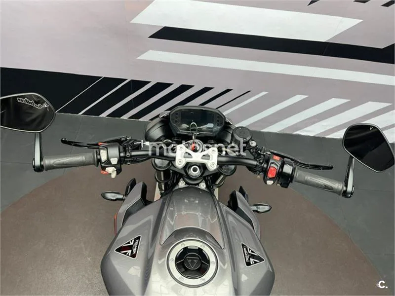 Triumph Street Triple 765 – Vista 12