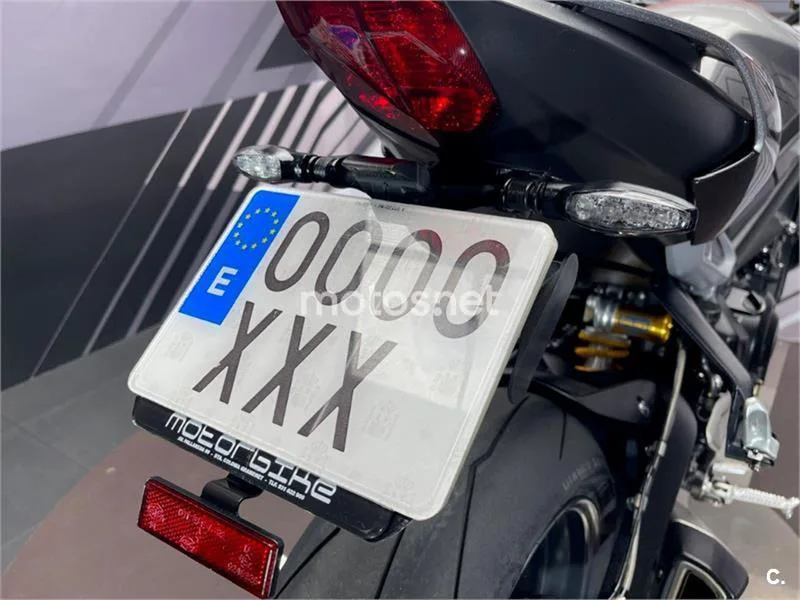 Triumph Street Triple 765 – Vista 16