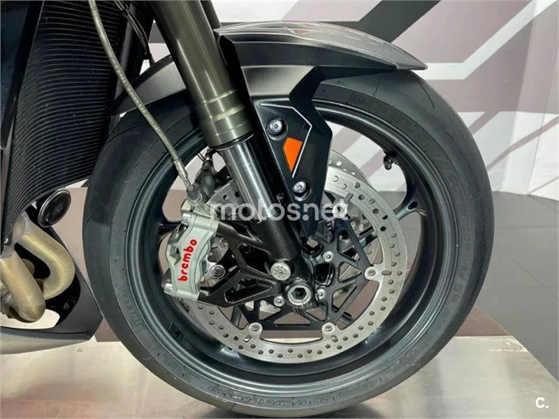 Triumph Street Triple 765 – Vista 18