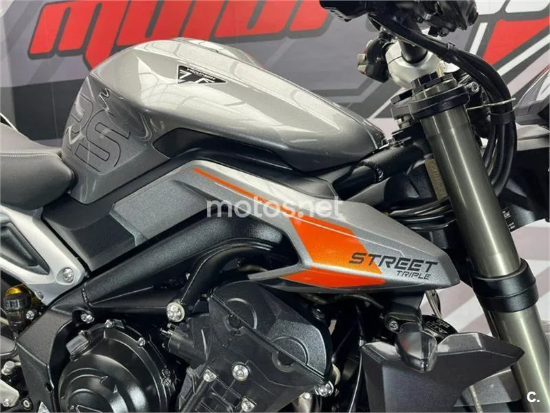 Triumph Street Triple 765 – Vista 19