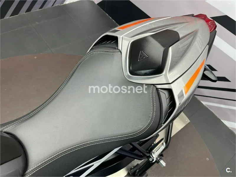Triumph Street Triple 765 – Vista 23