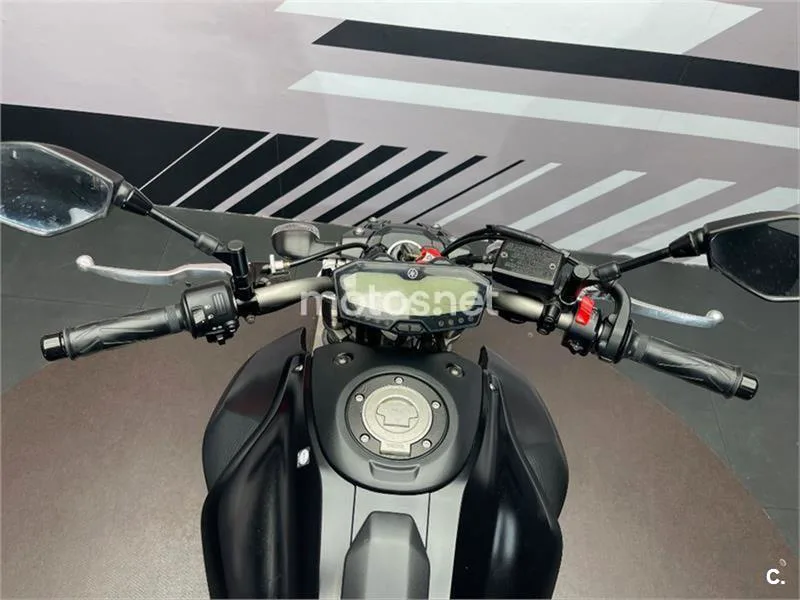 Yamaha MT-07 – Vista 7