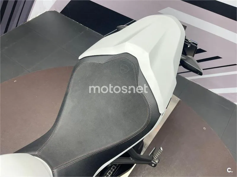 Ducati SuperSport – Vista 13