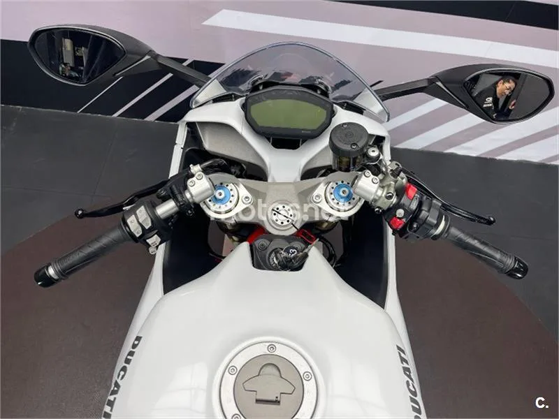 Ducati SuperSport – Vista 7
