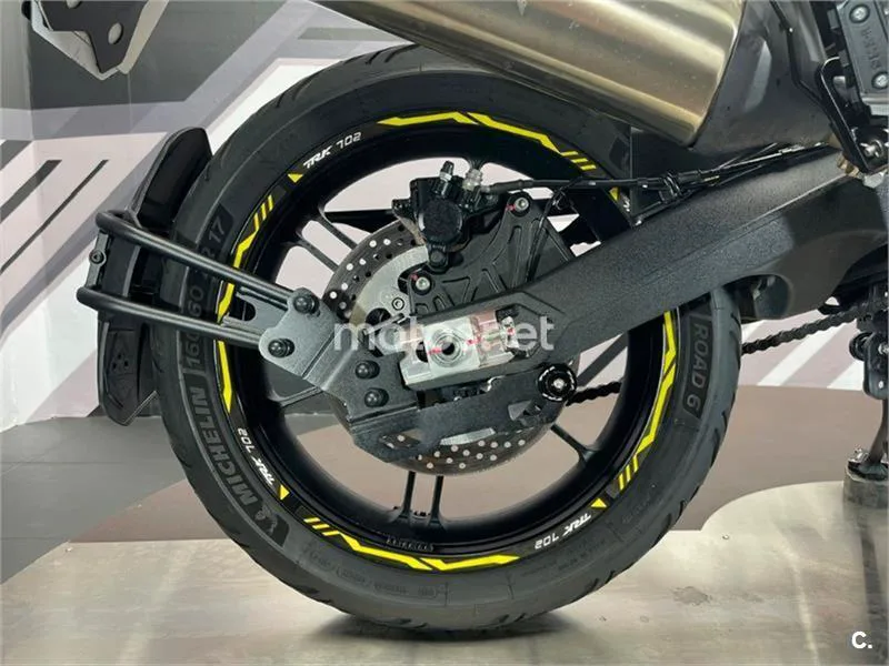 Benelli TRK 702 – Vista 16