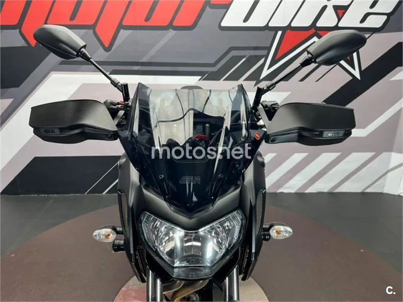 Yamaha MT-07 – Vista 13