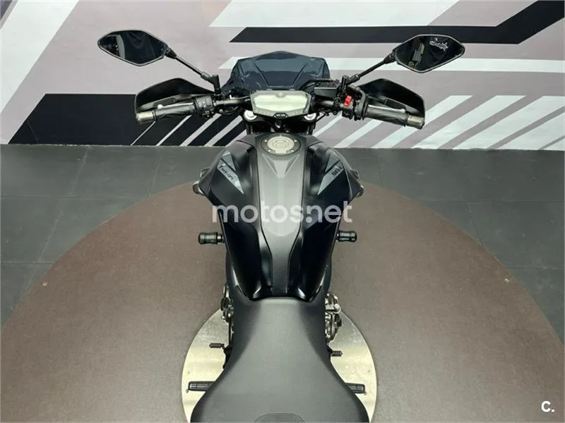 Yamaha MT-07 – Vista 7