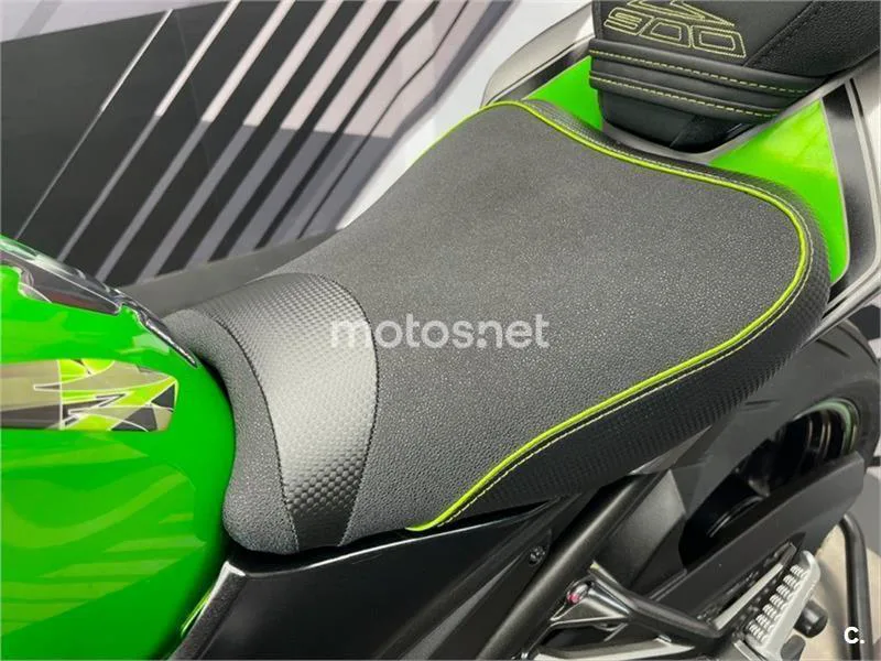 Kawasaki Z900 – Vista 16