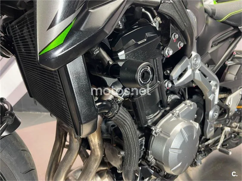Kawasaki Z900 – Vista 17