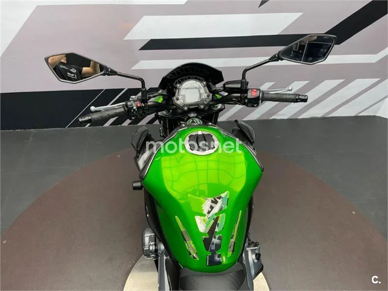 Kawasaki Z900 – Vista 8